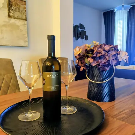 Toni Apartment